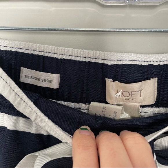 Loft 0 Front Shorts Tie Waist Stripped Navy and White - Picture 2 of 3